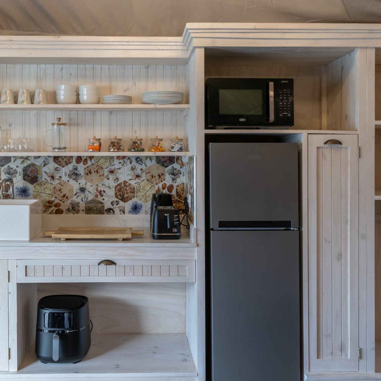 Lakeside Glamping Chardonnay 3