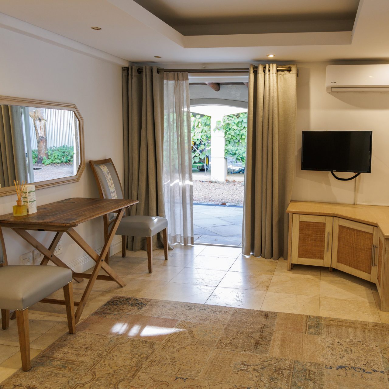 Luxury Patio Villa (7)