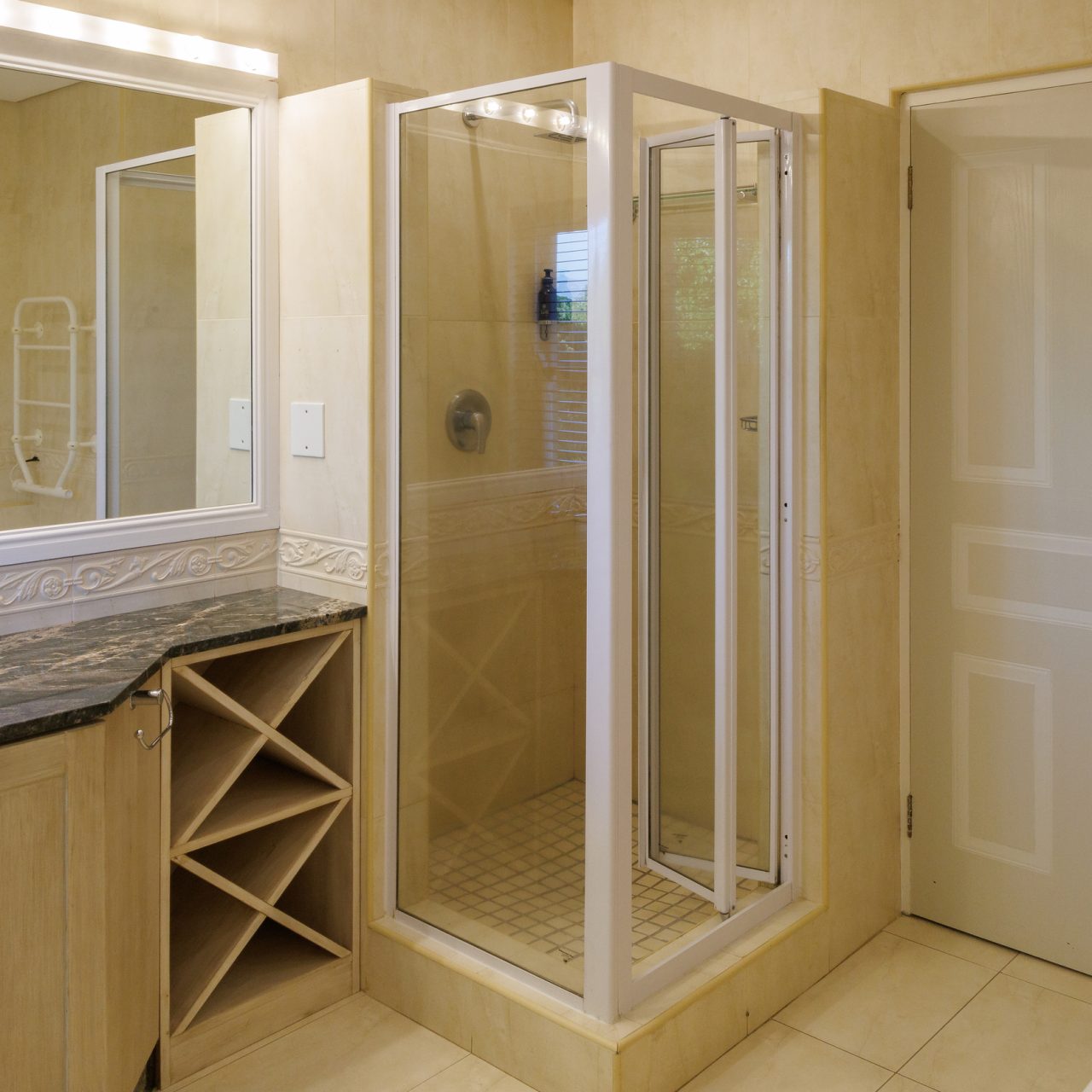 Luxury Two Bedroom Signature Apartment (3)