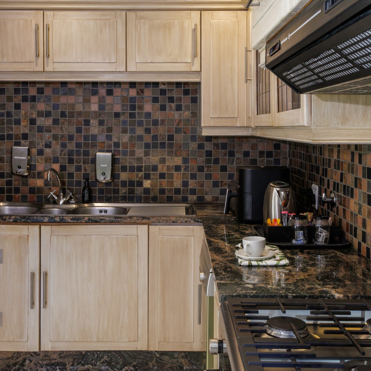 Luxury Two Bedroom Signature Apartment (8)